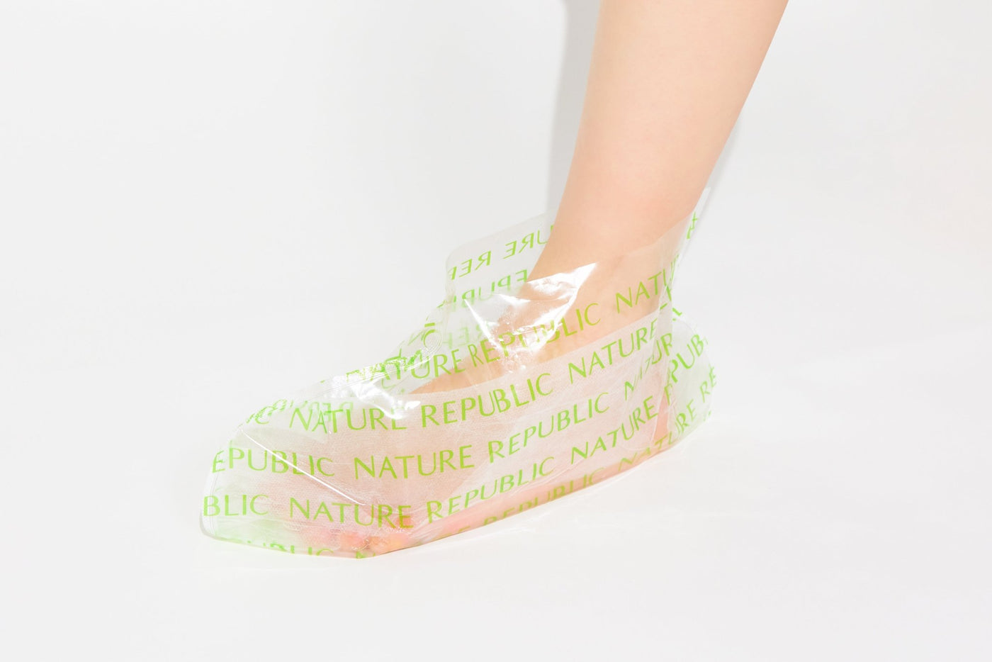 Real Squeeze Aloe Vera Peeling Foot Mask - Nature Republic